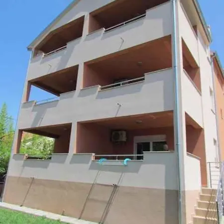 In Sv. Filip I Jakov 53582 Apartmán