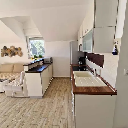 In Sv. Filip I Jakov 53582 公寓