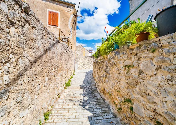 In Sv. Filip I Jakov 53582 公寓 *