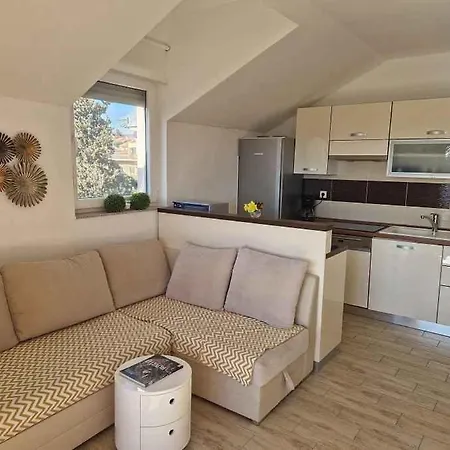 In Sv. Filip I Jakov 53582 Sveti Filip i Jakov